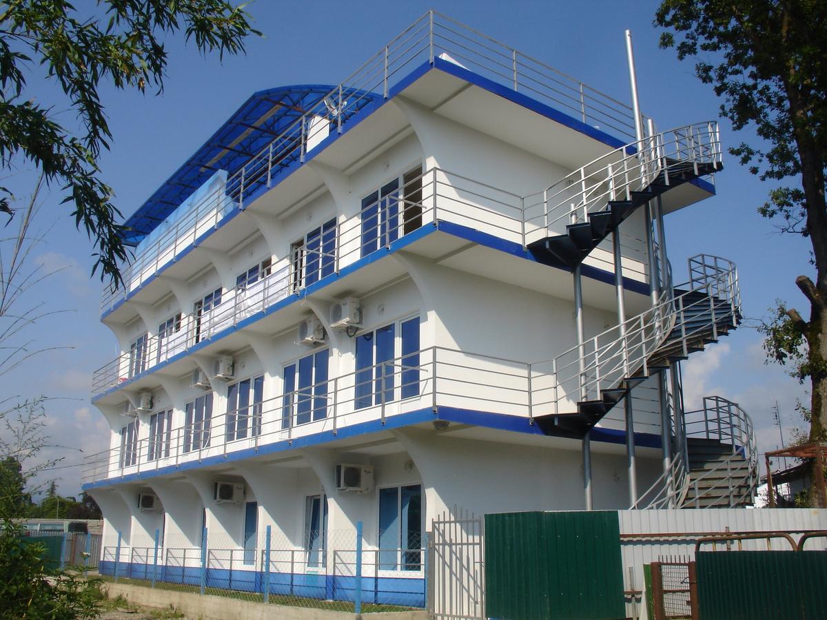 Iceberg Hotel Pitsunda Exterior foto